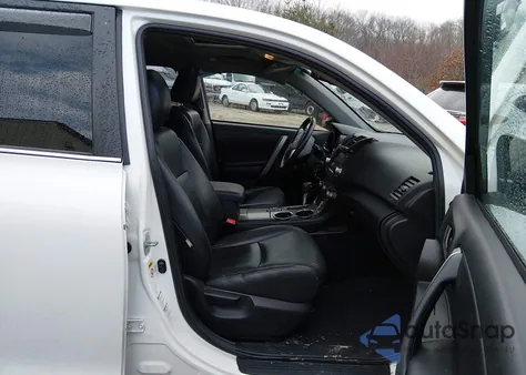 2012 Toyota Highlander Se V6 из США, поврежденный, VIN 5TDBK3EH0CS133071